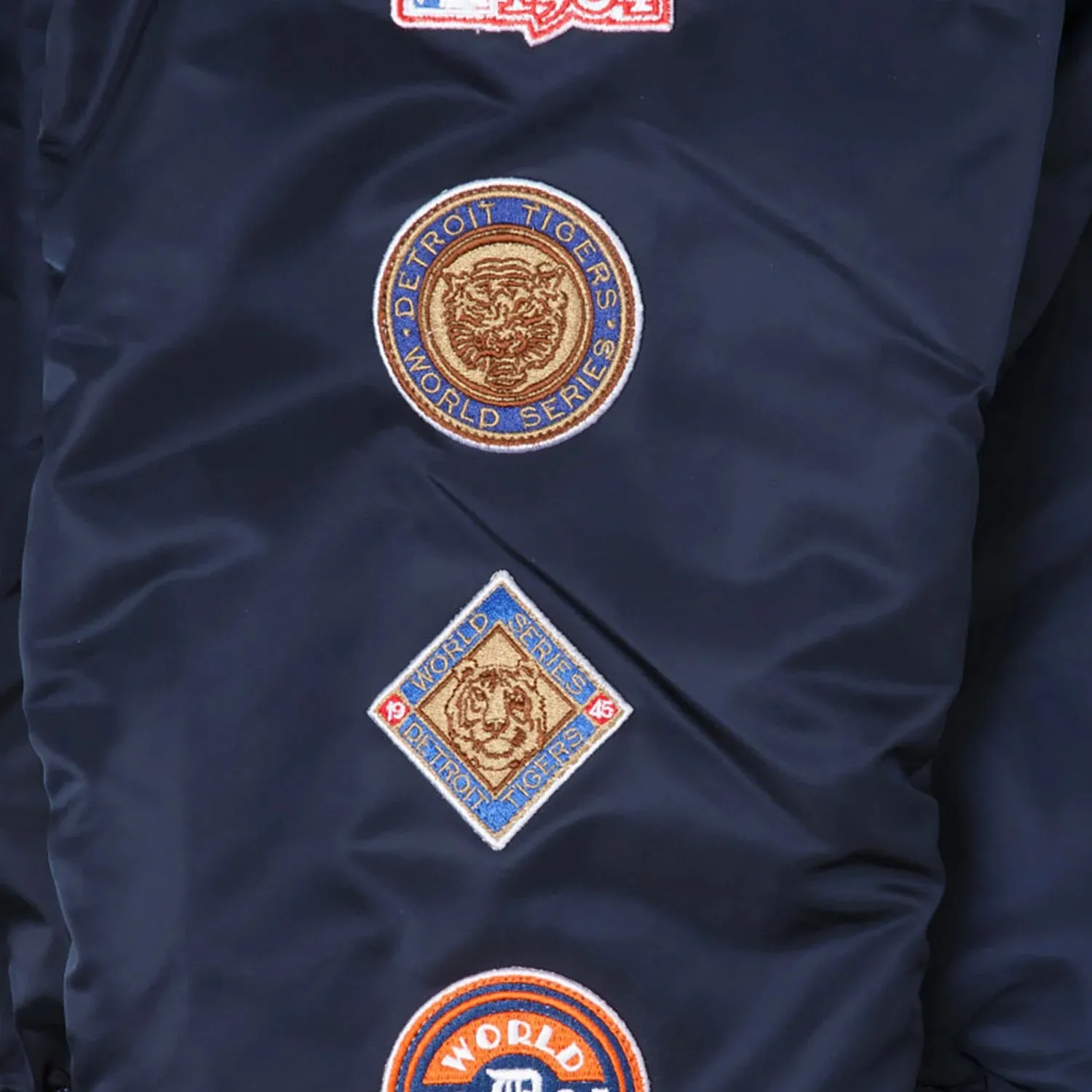 DETROIT TIGERS X ALPHA INDUSTRIES X NEW ERA MA-1 BOMBER JACKET