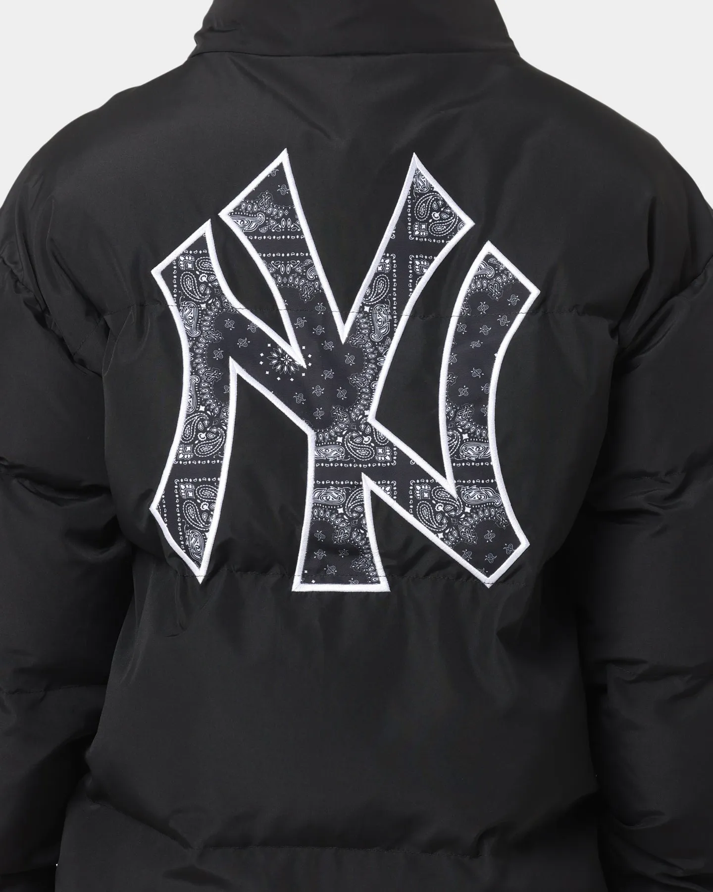 New Era New York Yankees Paisley Puffer Jacket Black