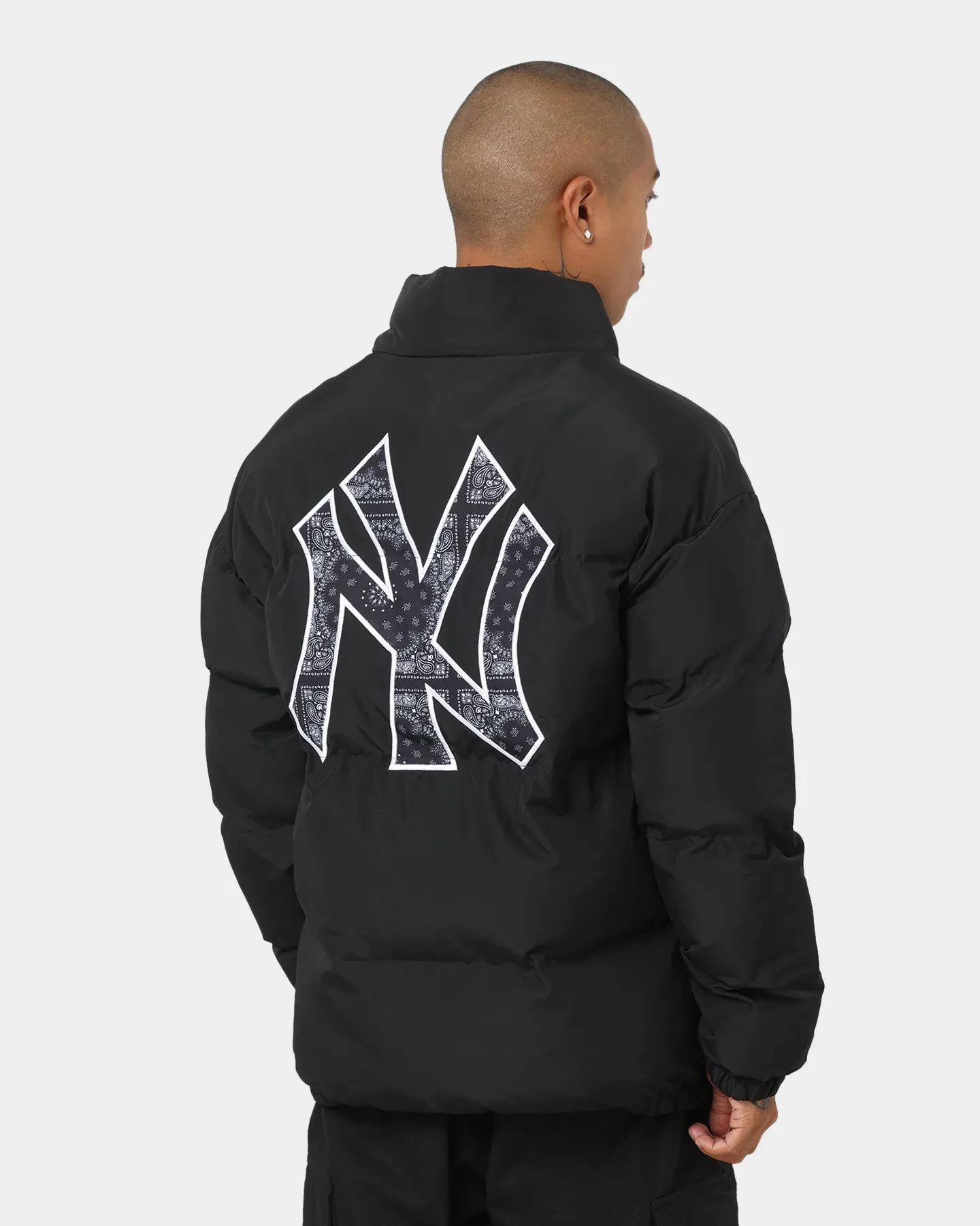 New Era New York Yankees Paisley Puffer Jacket Black