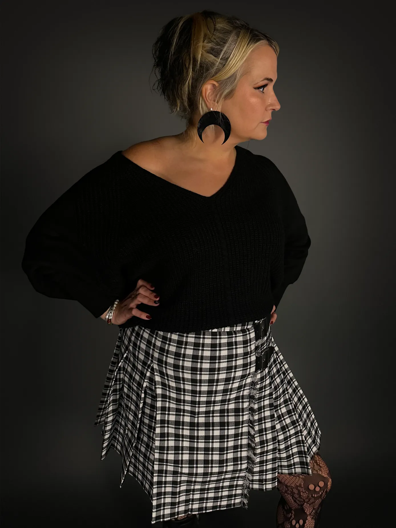 Outfit Set - Plaid Skirt with Black Front Straps & Oversized Dolman Batwing Sleeve Sweater