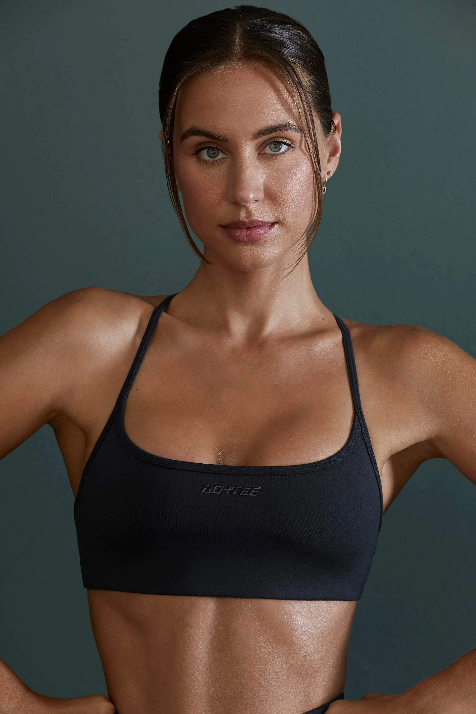 Seamless Strappy Sports Bra in Black