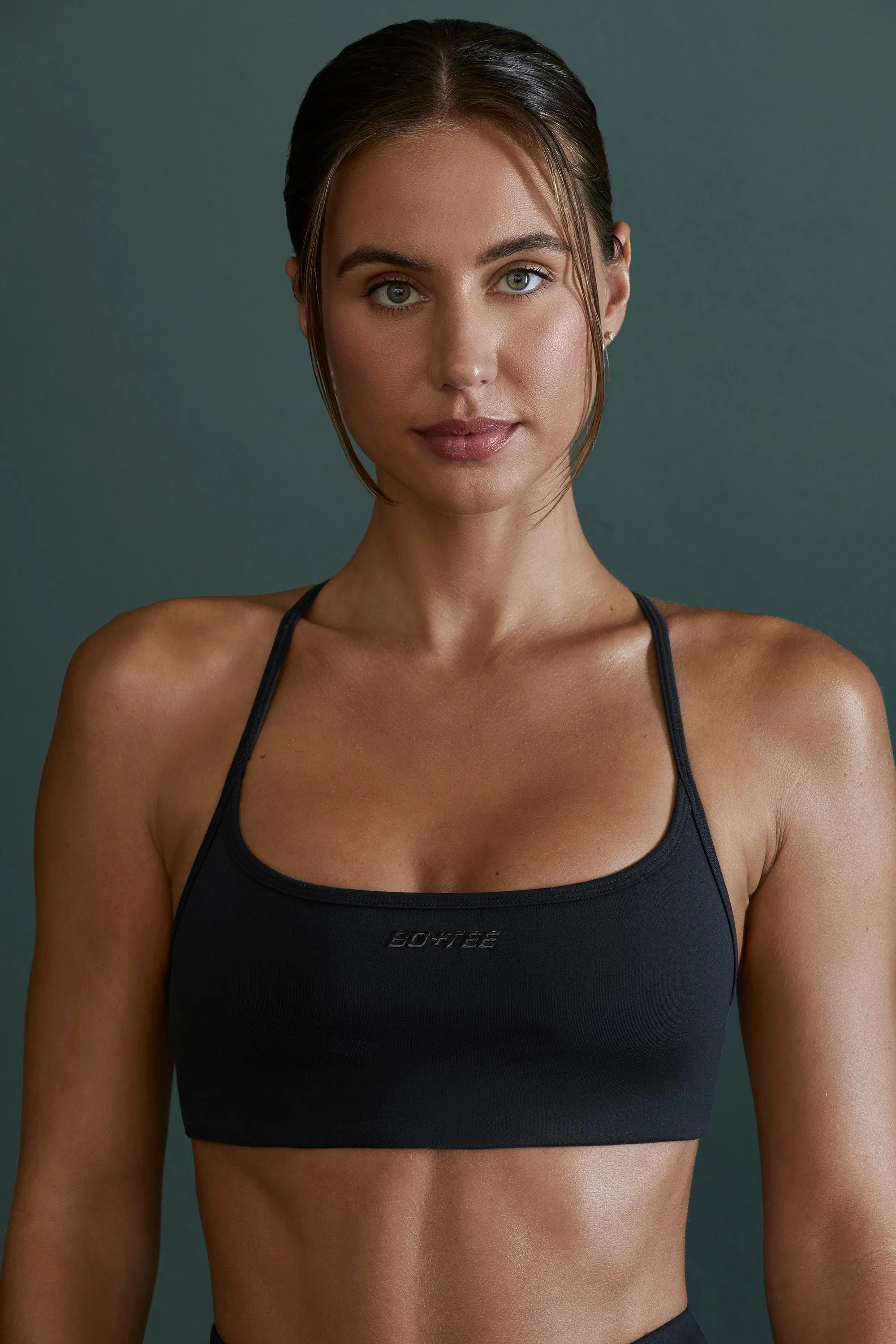 Seamless Strappy Sports Bra in Black