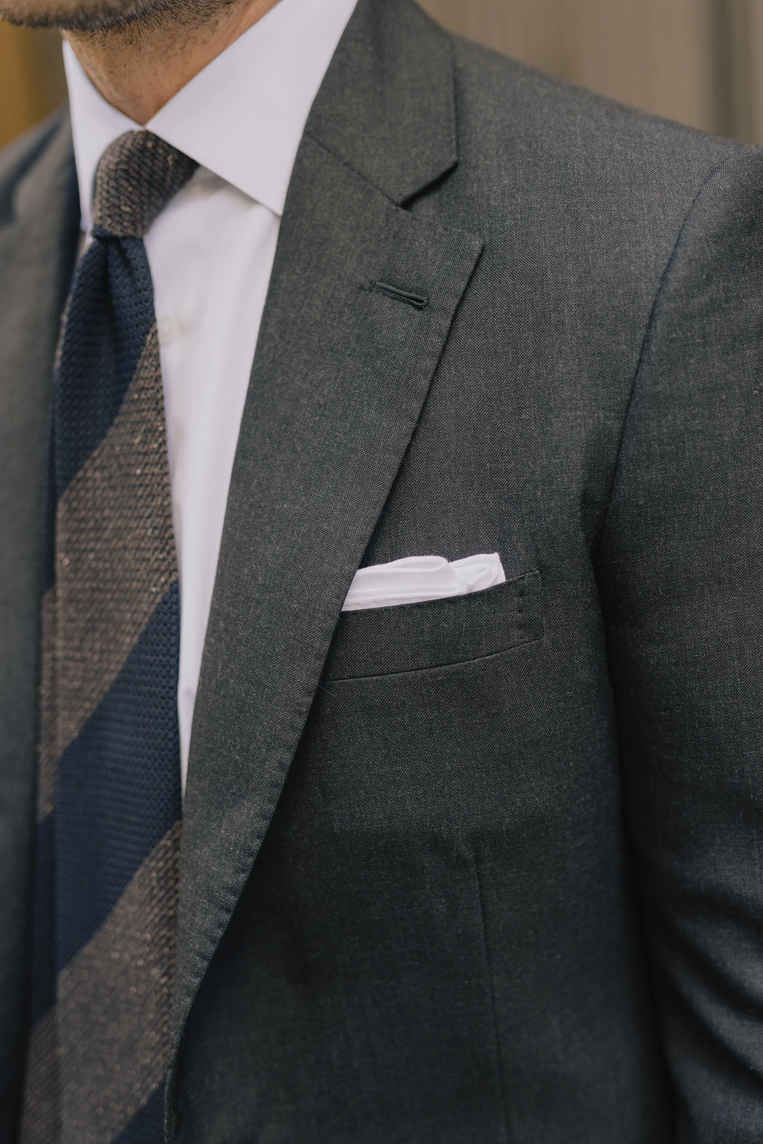 Single Breasted Classic Notch Suit in Grey Hopsack