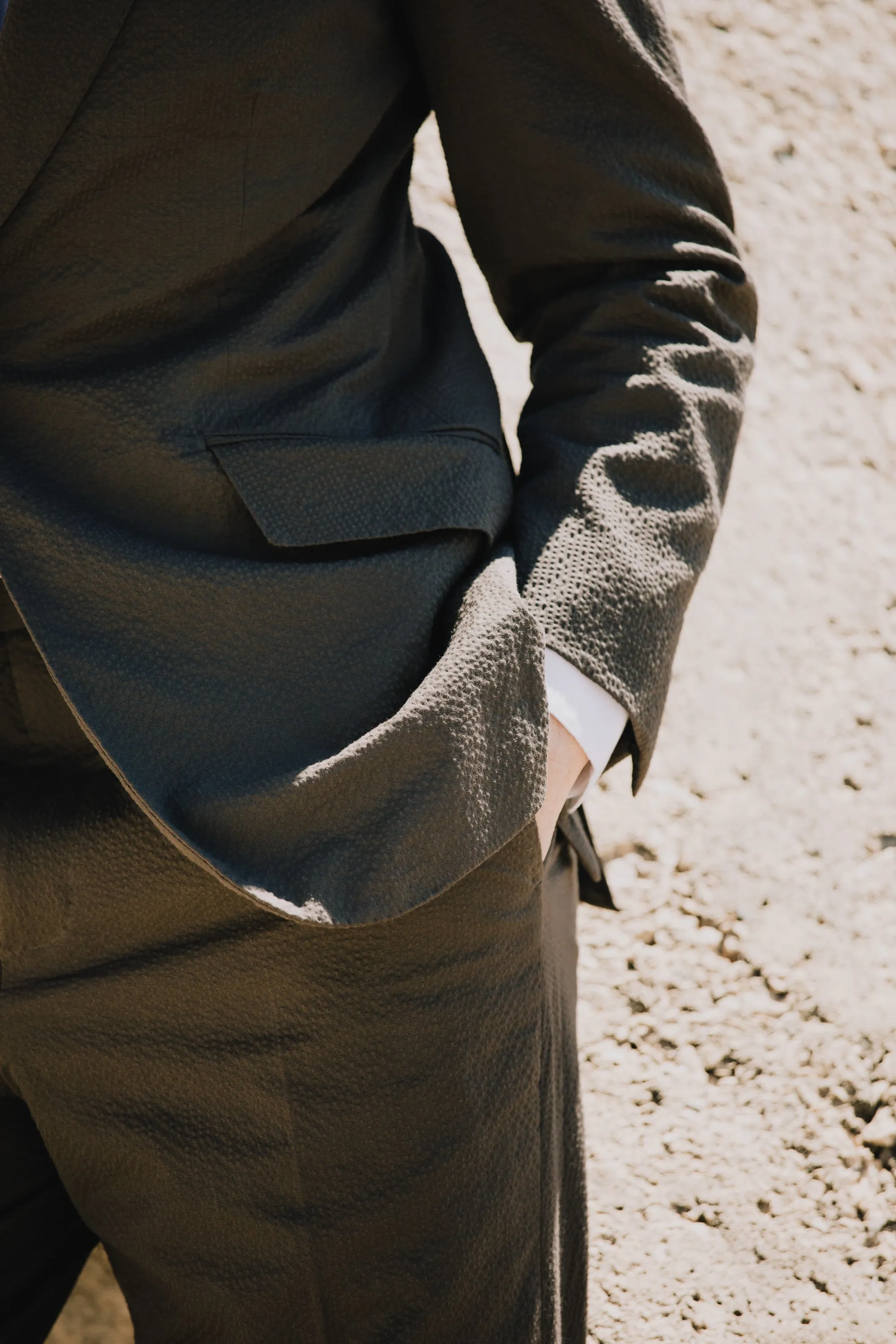 Single Breasted Notch Lapel Suit in Brown Seersucker